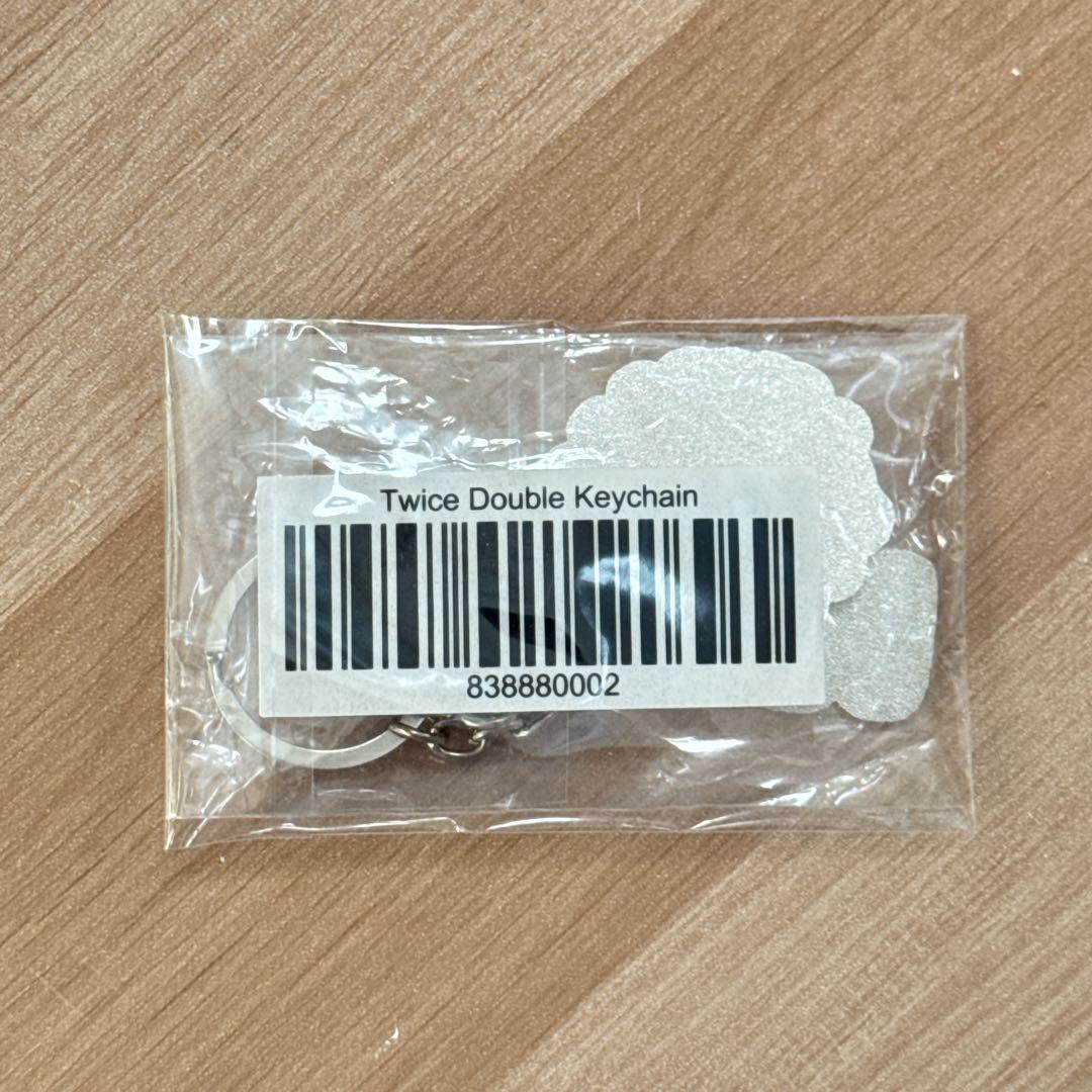 twice ダブルキーチェーン　キーホルダー　アメリカ　限定