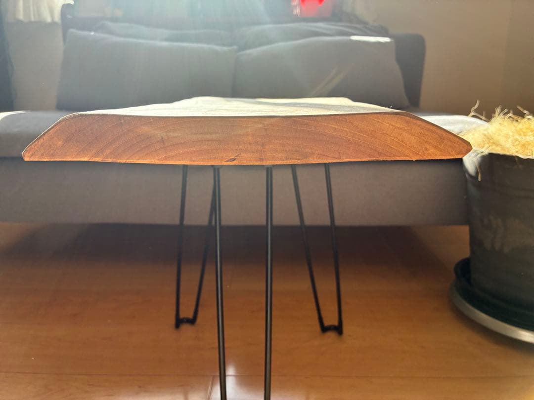 【一点物】国産欅（ケヤキ）無垢材 耳付きサイドテーブル アイアンレッグ