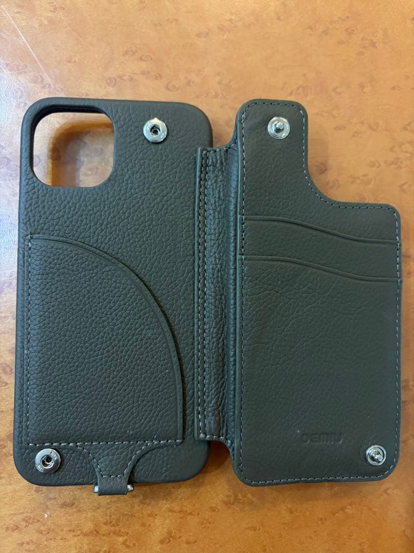 DEMUI バロン　iPhone13用ケース エトープ