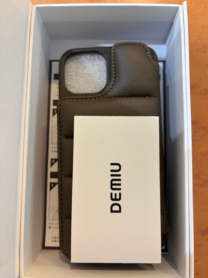 DEMUI バロン　iPhone13用ケース エトープ