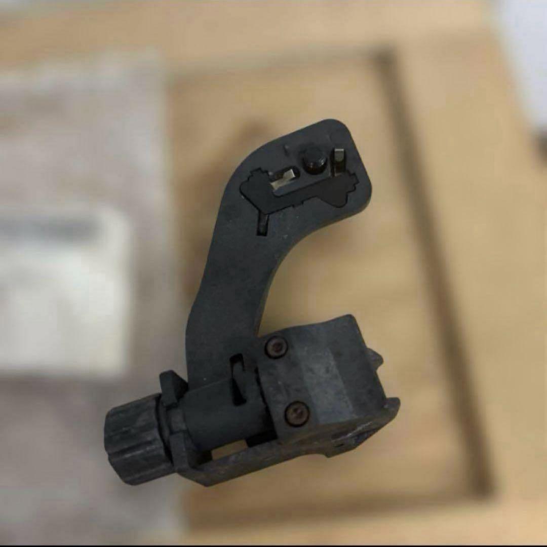 未使用品　米軍　実物　ナイトビジョン　Jアーム　アダプター　AN/PVS14 ①