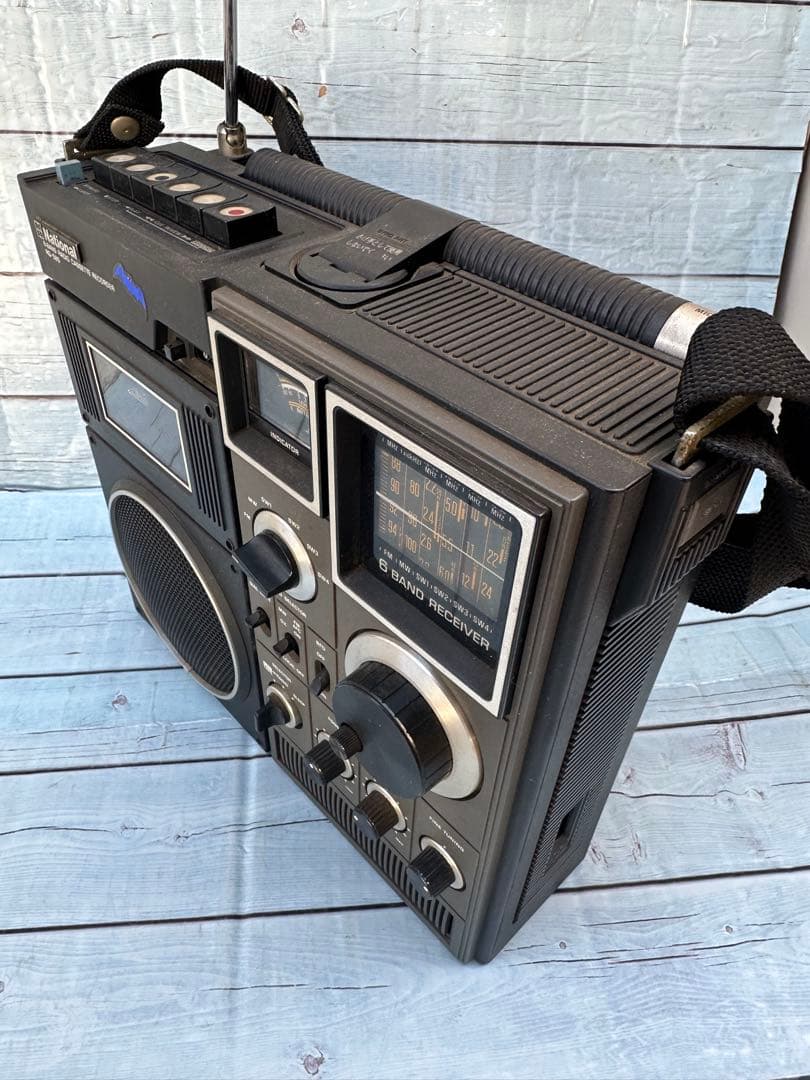 ナショナルのBCLラジカセ「RQ-585」(H50)