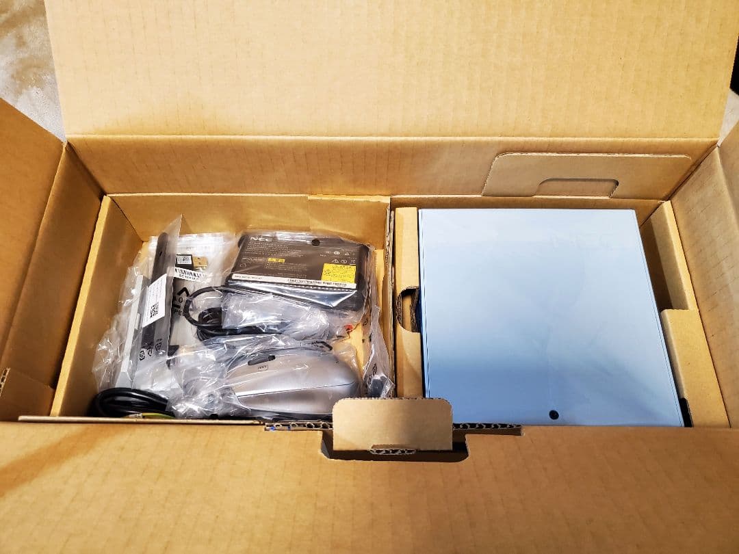 NEC LAVIE デスクトップパソコン Core i7-13700T ほぼ新品