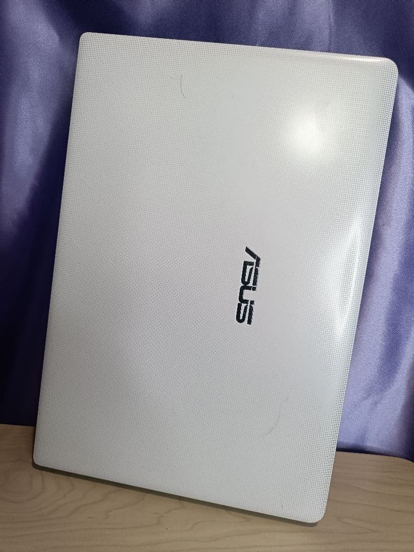ASUS x301A ホワイト