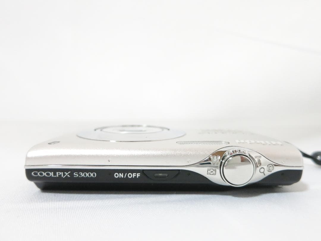 デジタルカメラ Nikon COOLPIX S3000 シルバー ※電池なし