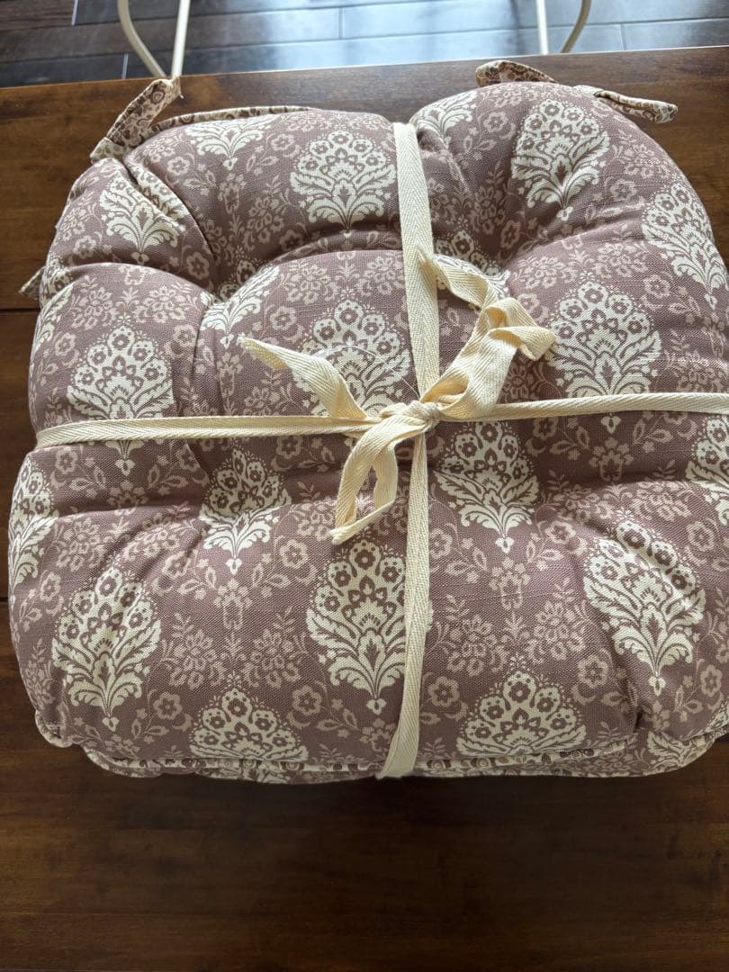 ローラアシュレイ　チェアシート・パッド　2枚