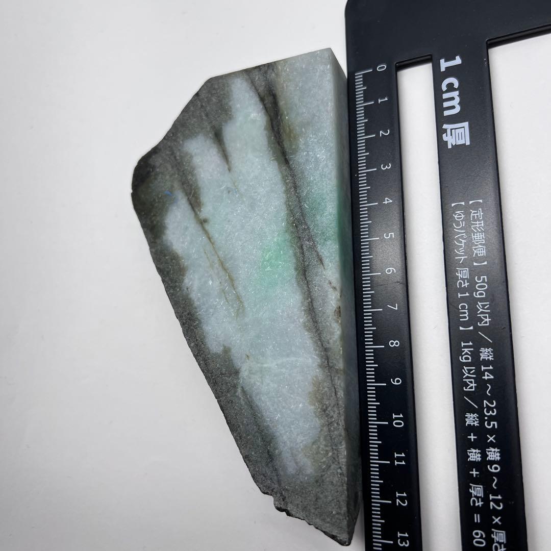 【大幅値下】翡翠　378g 翡翠原石　鉱物標本