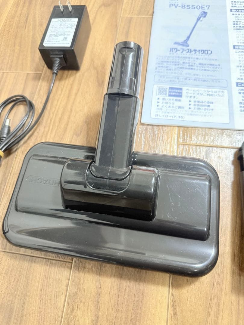 【美品、最終値下げ】日立　コードレススティッククリーナー　PV-B550E7-R