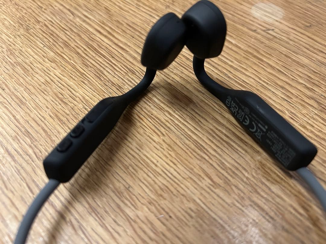 にっく　SHOKZ OPENMOVE 骨伝導イヤホン グレー
