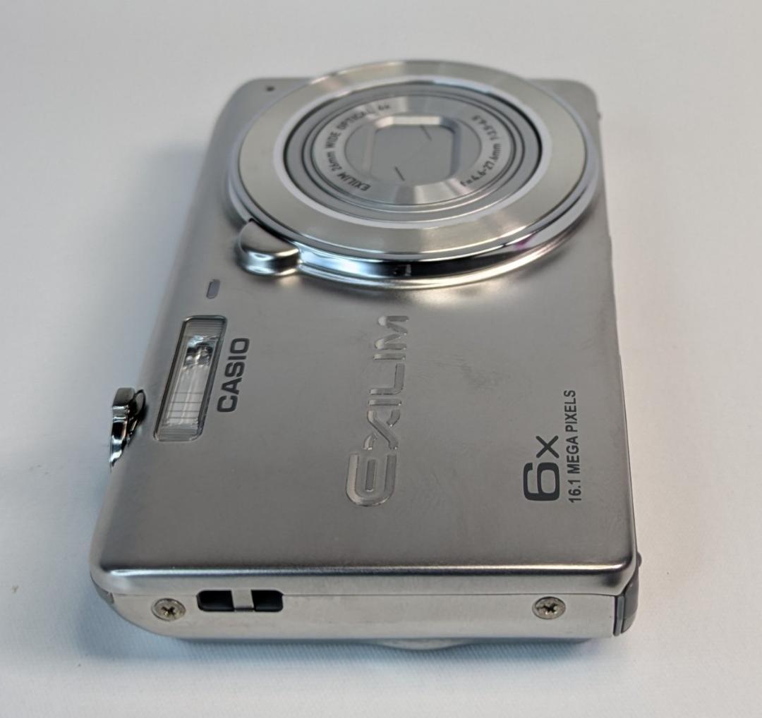 美品 CASIO EXILIM EX-ZS20 コンパクトデジタルカメラ