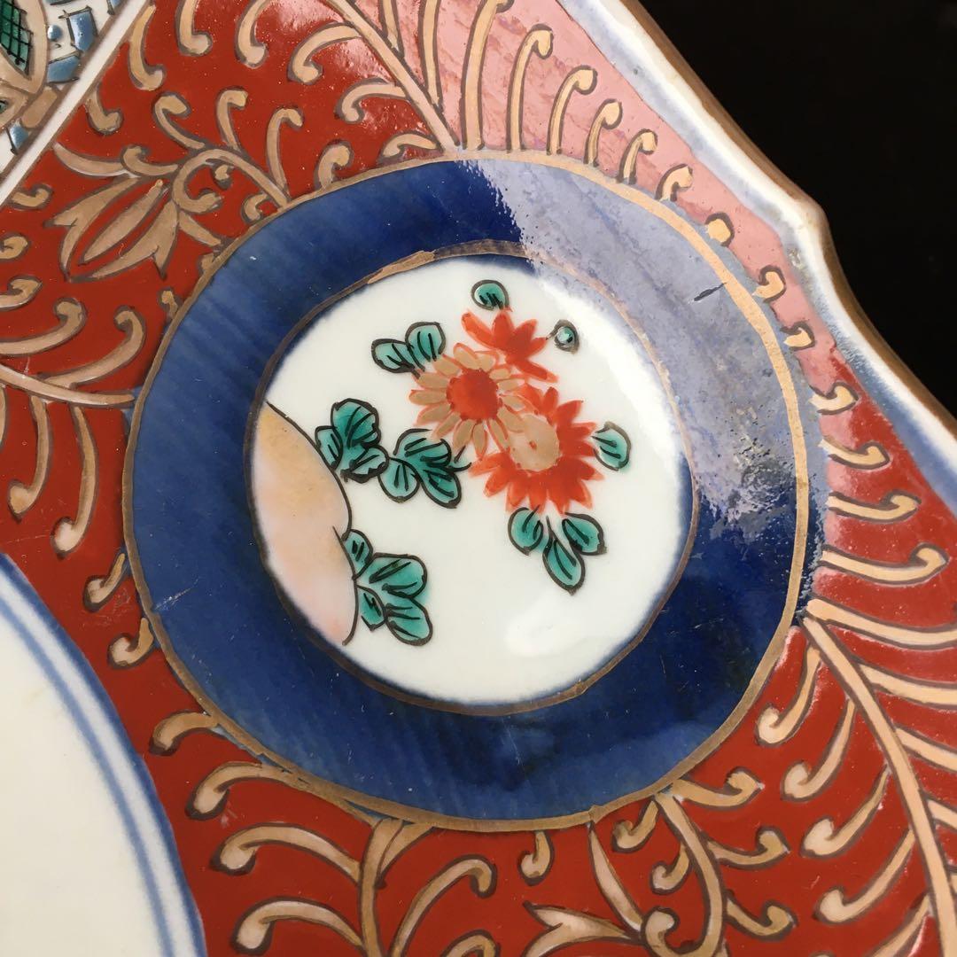 古伊万里染錦手　【飾り皿】区割窓絵　山水　花紋　輪花型　大皿　１客