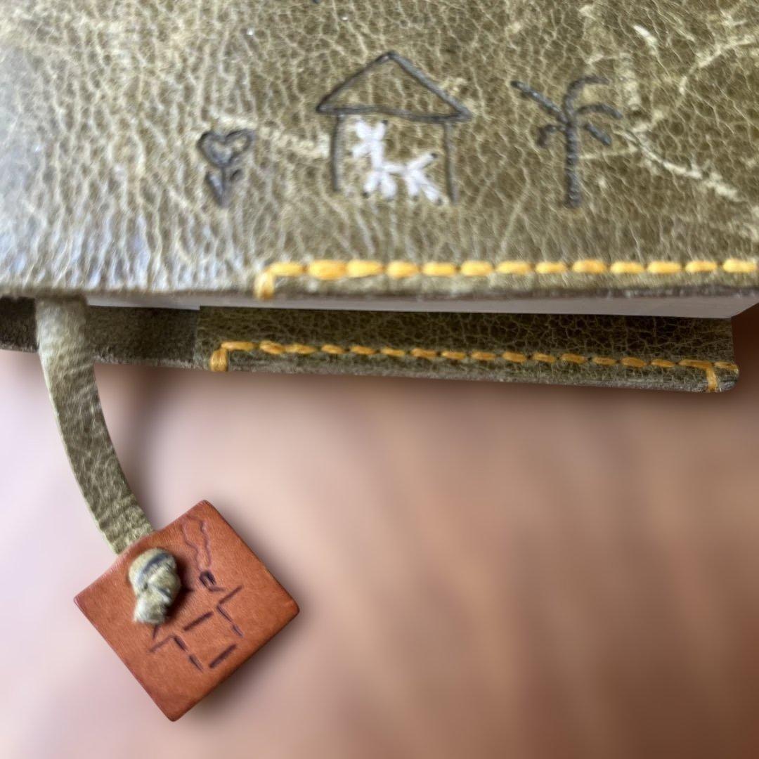 アンリークイール 文庫本カバー オリーブ レザー 刺繍