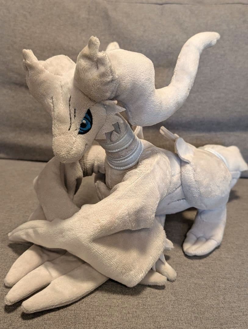 ポケモン　レシラム　ぬいぐるみ　タカラトミー製