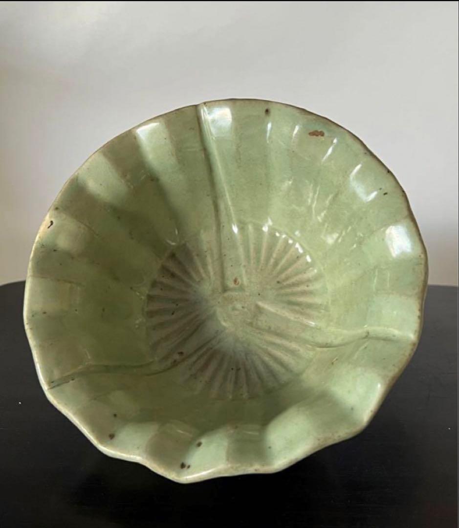 中国　古美術•宋時代龍泉窯葵花口器瓷器