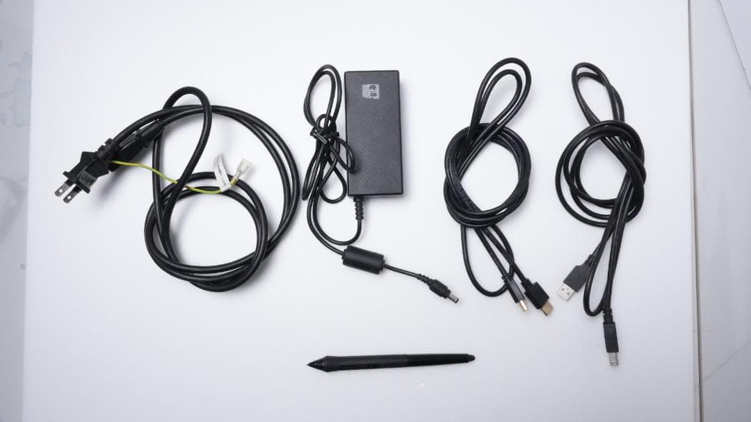 Wacom Cintiq 22 液晶ペンタブレット フルHD 液タブ