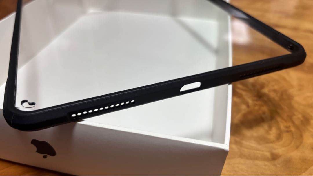 【中古美品】iPad Air (第5世代) Wi-Fi 64GBスペースグレー