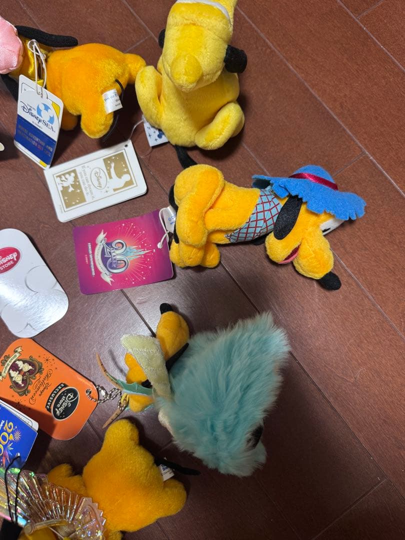 プルート ディズニーストア ぬいぐるみ キホルダ　18個セット