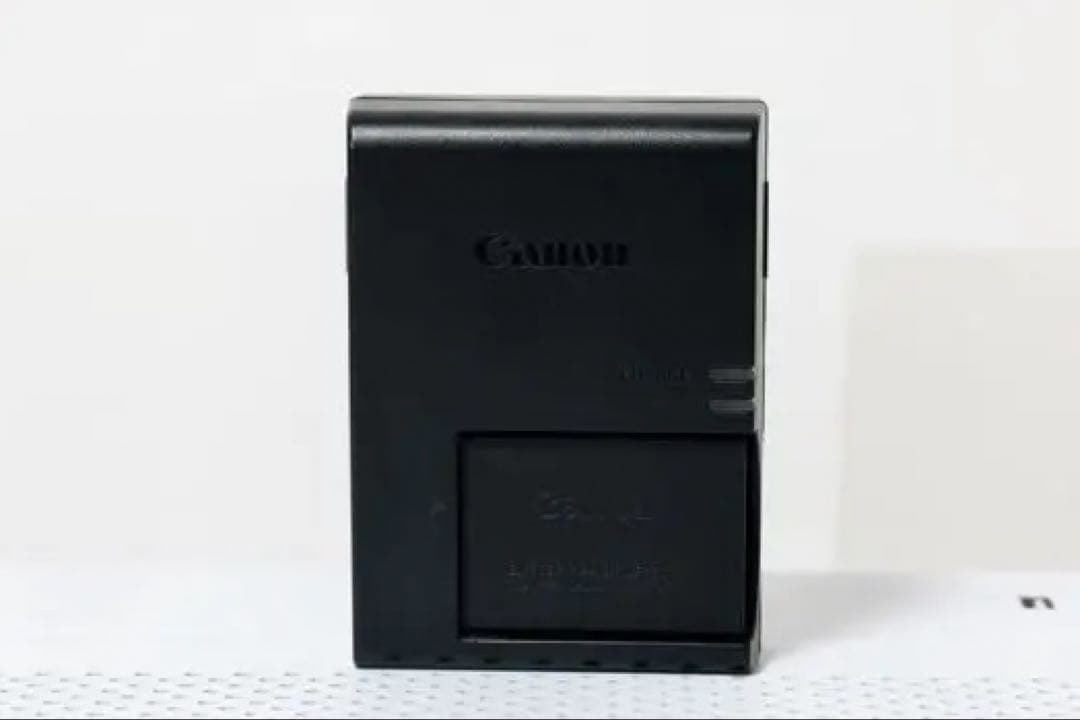 【美品】Canon EOS M6 シルバー EF-M15-45 レンズキット