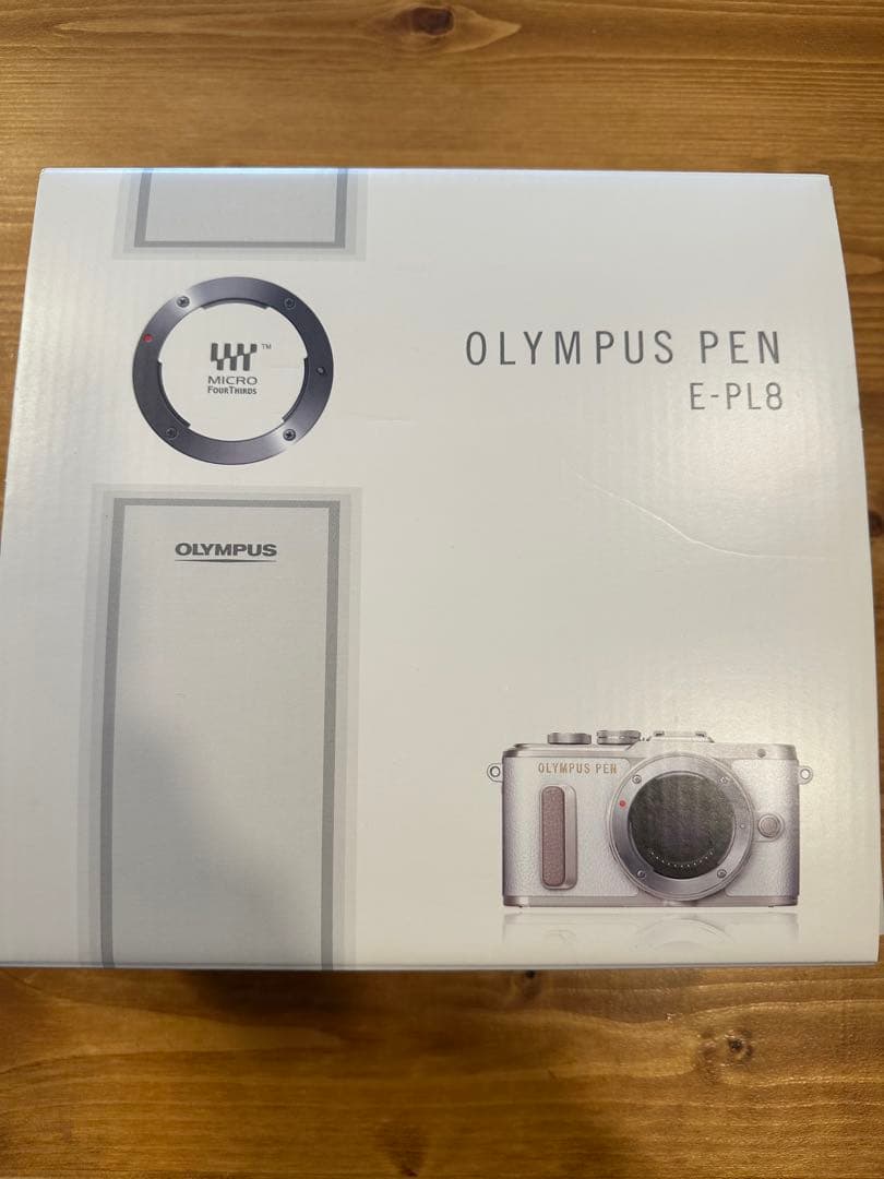 m【美品】OLYMPUS PEN E-PL8 箱付き　カメラケース付き