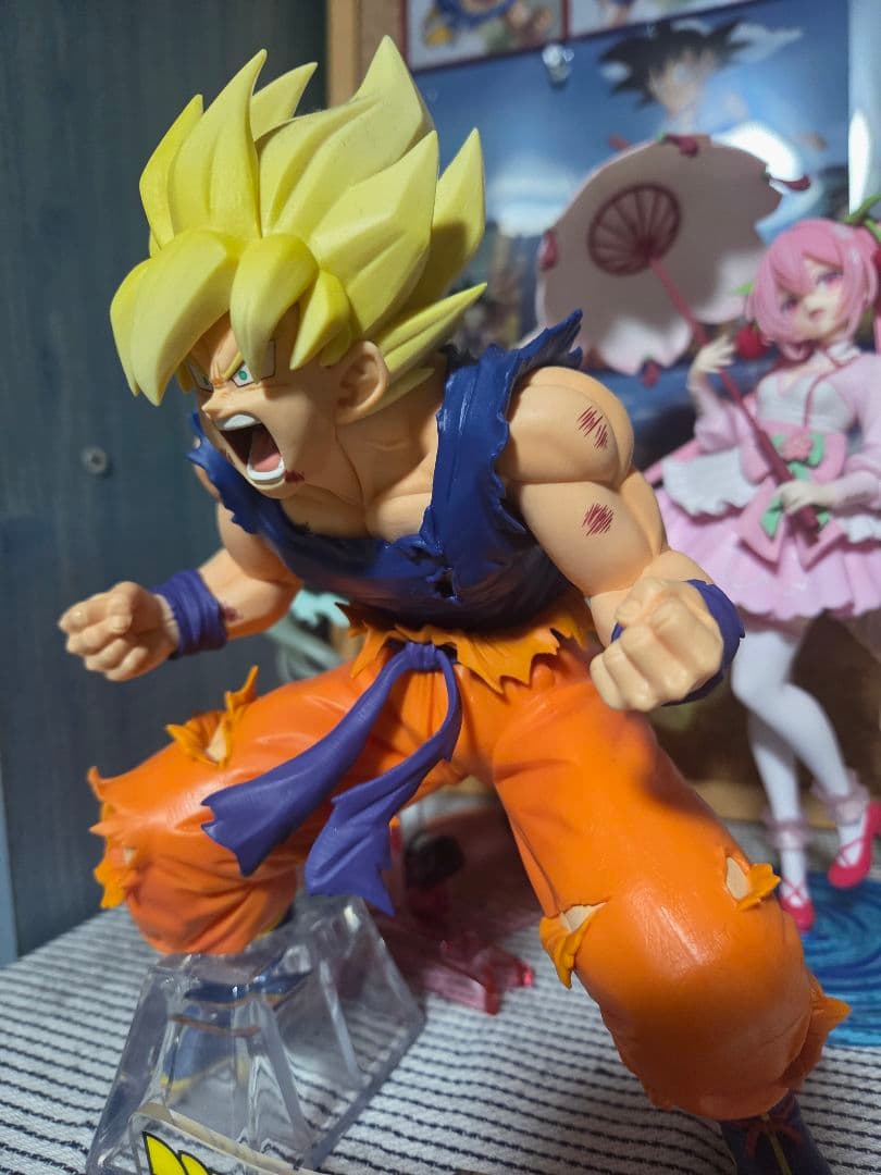 ドラゴンボールZ.激怒悟空一番くじフィギュア。下位賞のロゴ付き。