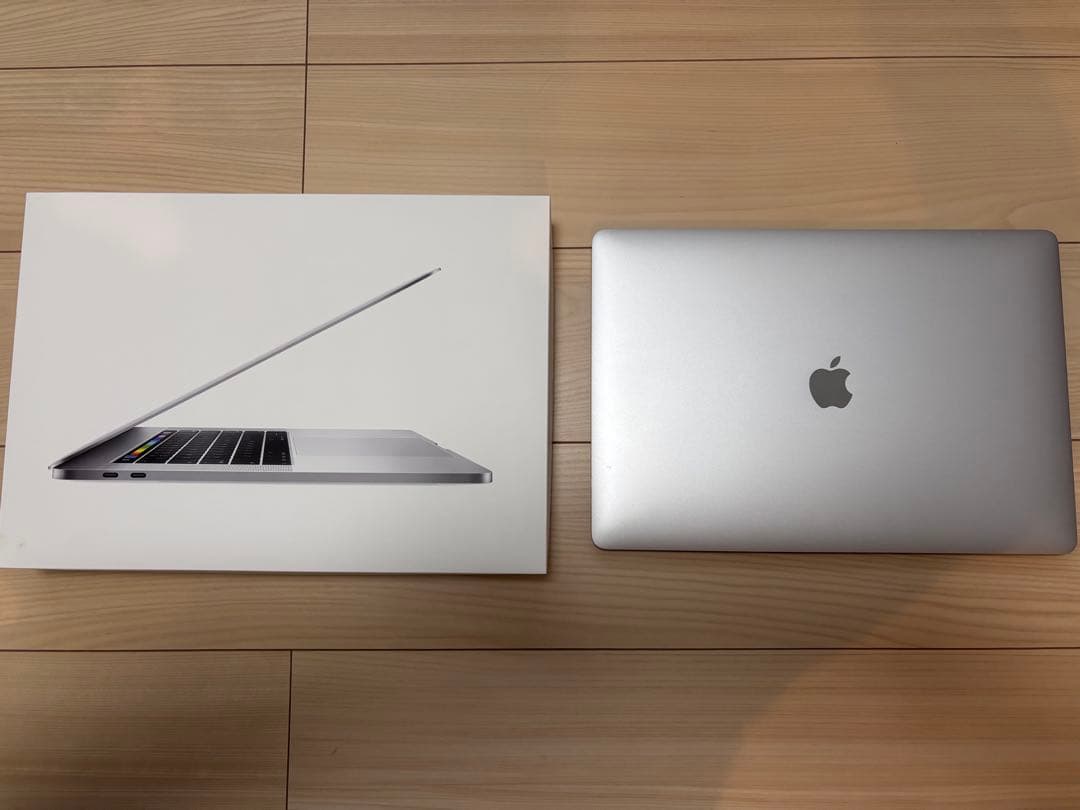 MacBook Pro 15インチ　2016年　シルバー