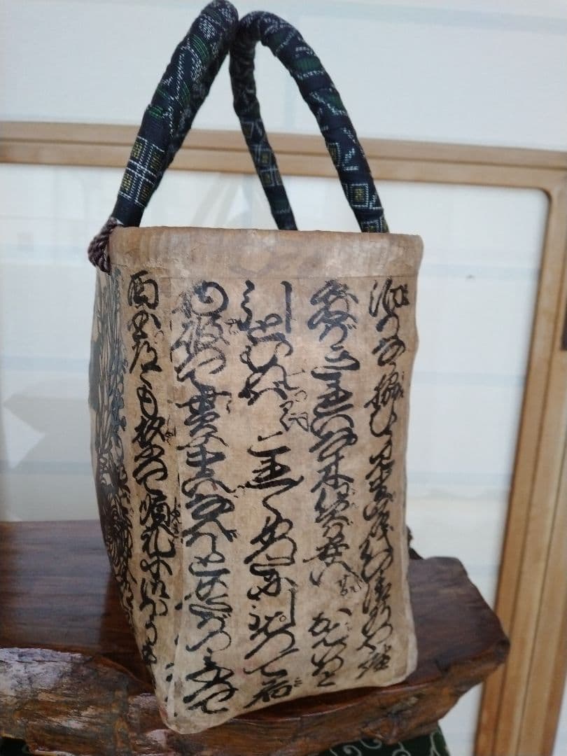 切り絵と古文書の一閑張り