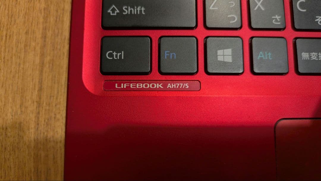 FMV LIFEBOOK AH77/S　赤