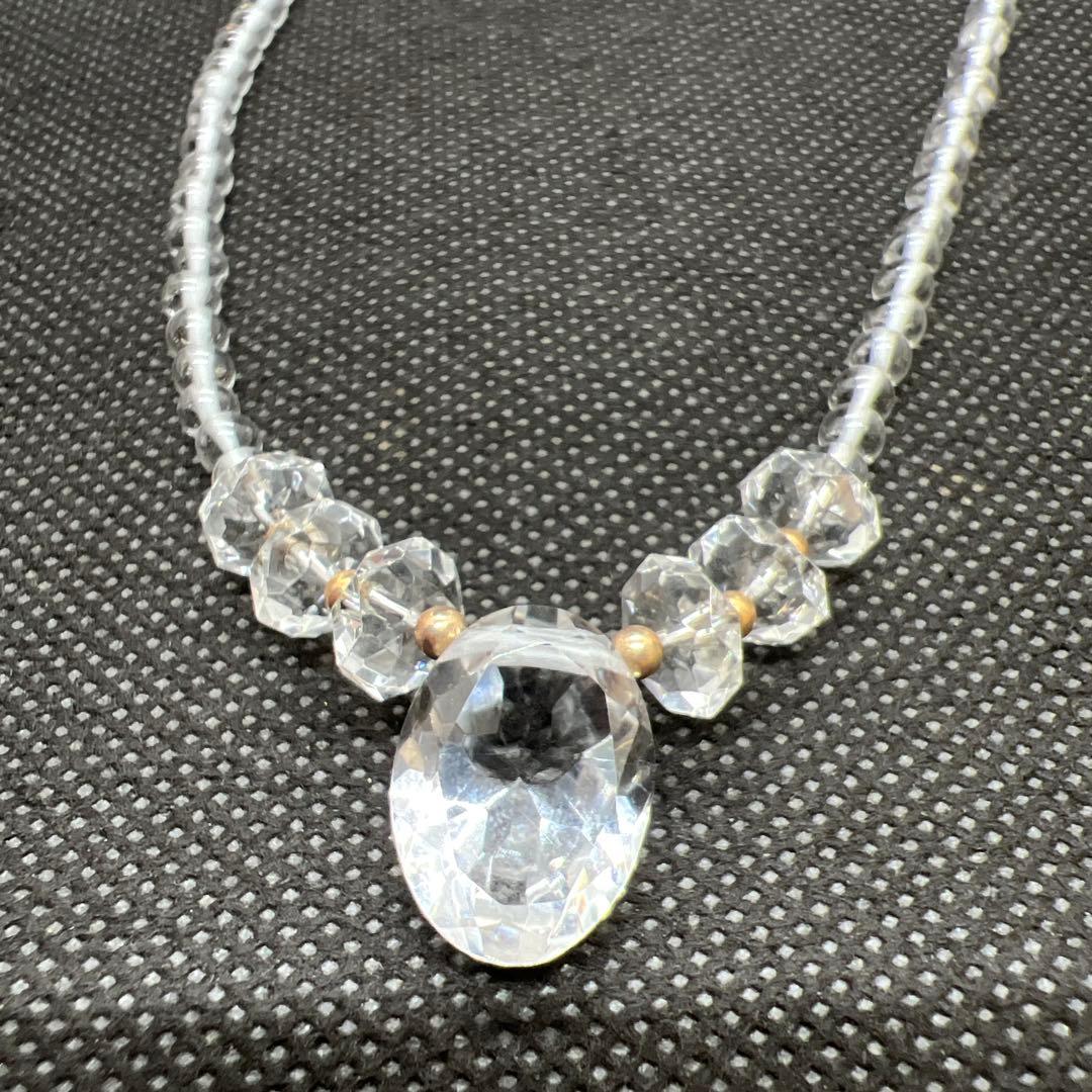 k18 カット水晶ネックレス　ペンダント金玉入り　金具18金　ネックレス