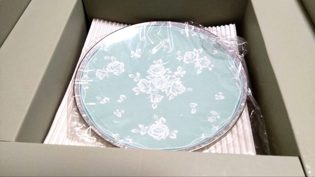 市価13200円 ナルミ ボーンチャイナ ケーキセット グレイスエアNARUMI