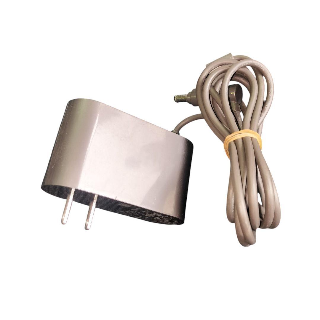 中古品 ダイソン SV10K コードレスクリーナー 充電コード付き