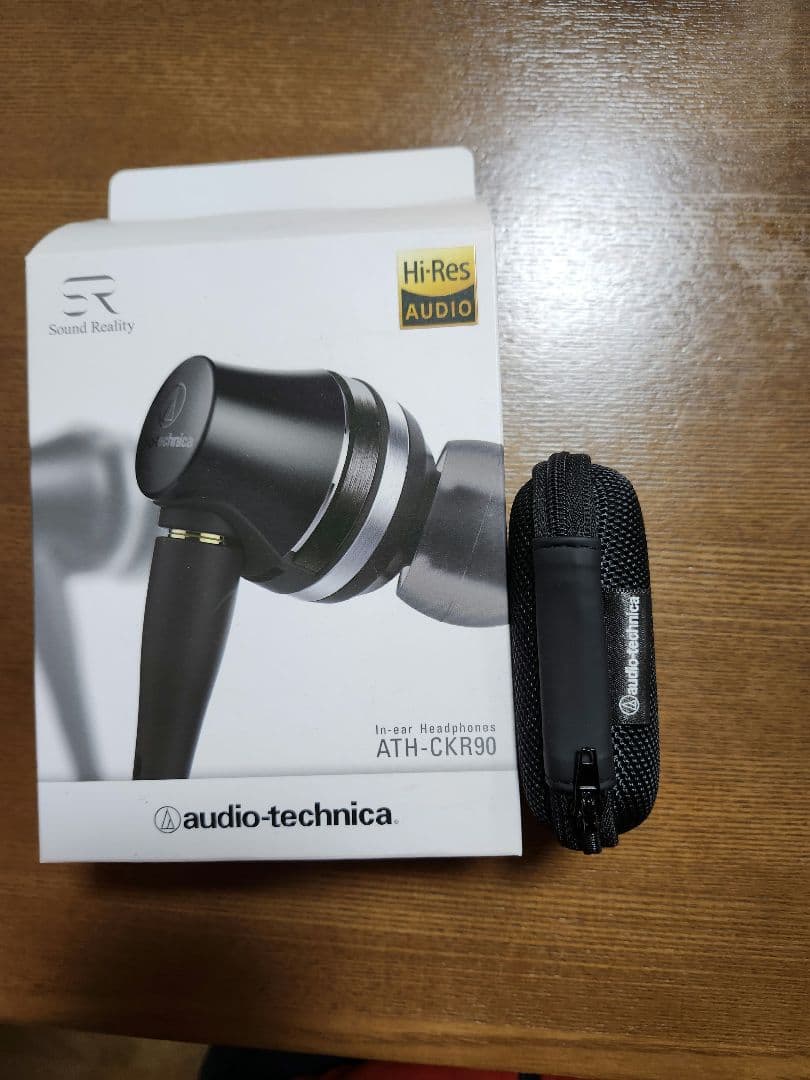 ATH-CKR90 インイヤーヘッドホン　audio-technica　イヤホン