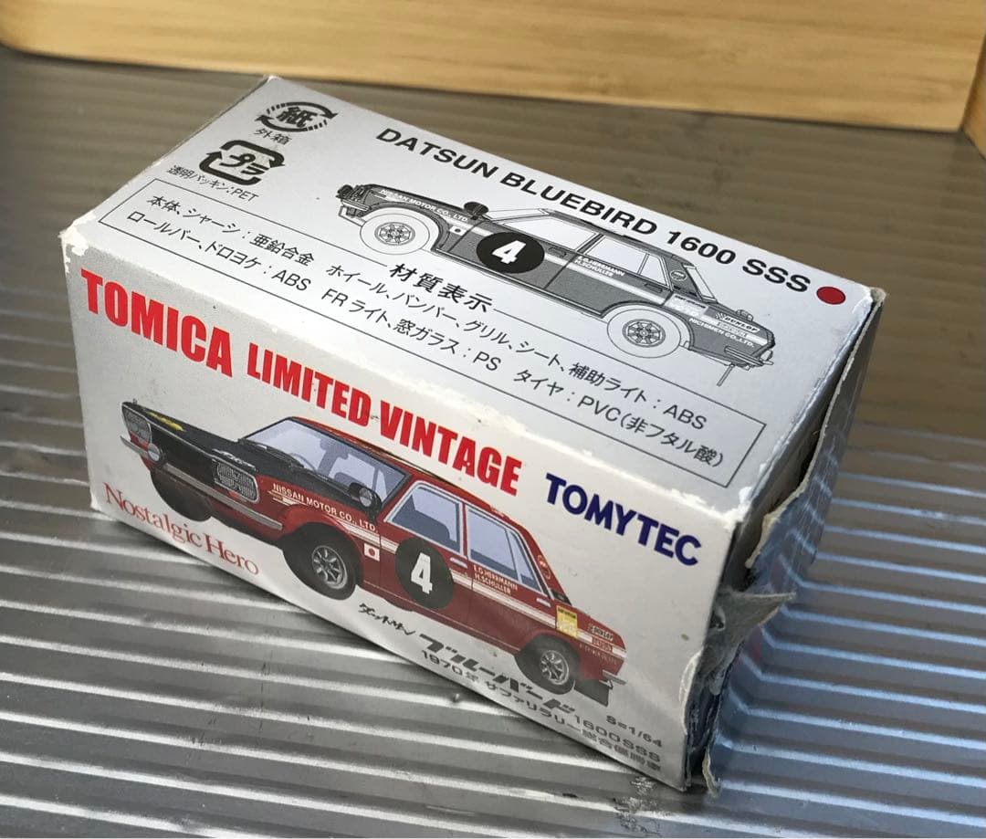 トミカ リミテッドヴィンテージ ブルーバード 1600SSS