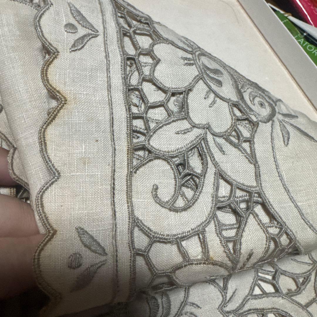 花柄刺繍リネンテーブルクロス