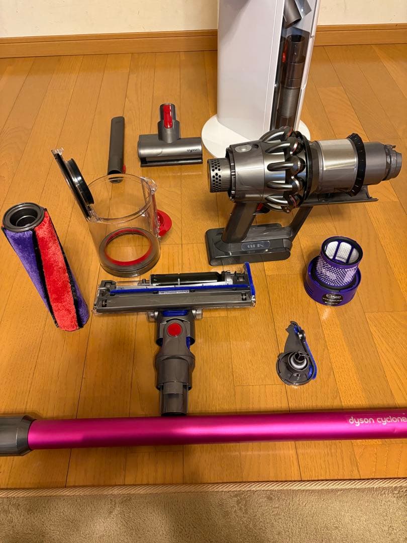 ダイソンV10 SV12 美品！　スタンド付き　分解洗浄除菌整備済み　SD-2