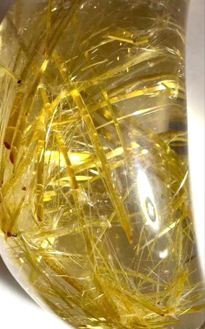 破格値❤️高品質ゴールデンルチルクォーツ　月のペンダント　タイチンルチル