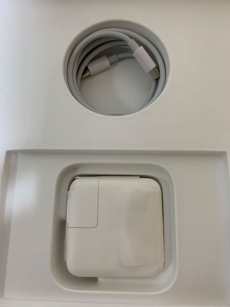 【美品】MacBook Air M1 メモリー8GB SSD256GB
