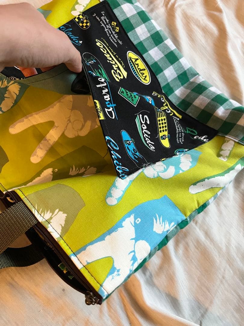 ハロウィンLADYのファスナートートBAG A4対応　肩掛けok