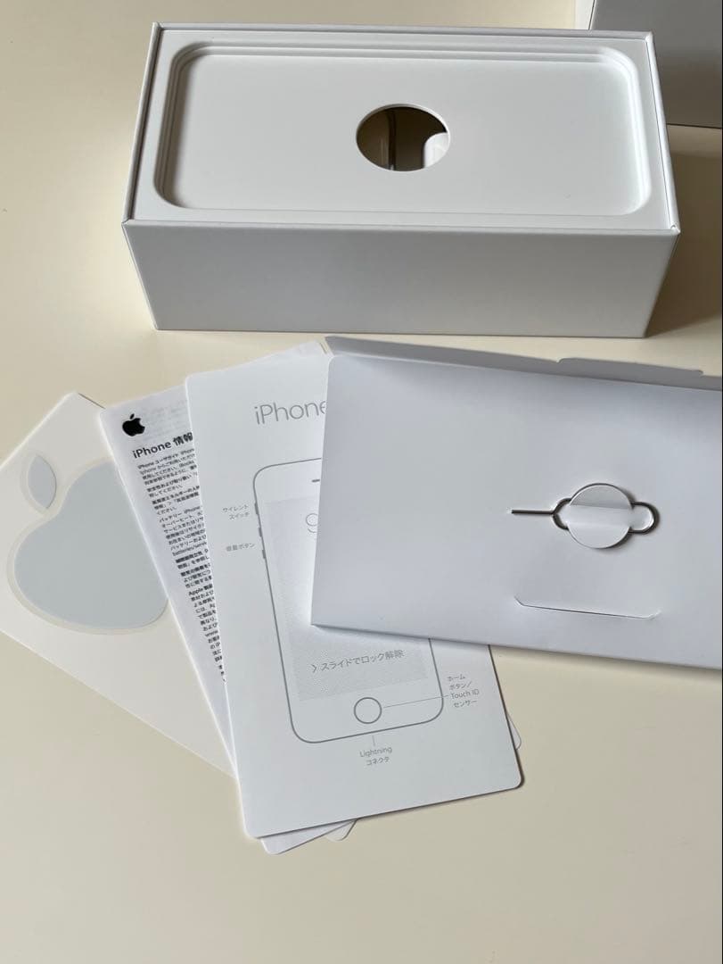 iPhone SE 第1世代 32GB SIMフリー【バッテリー容量94％】