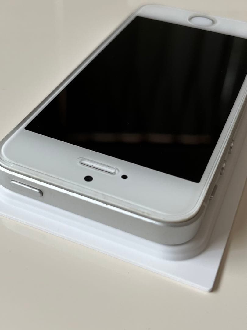 iPhone SE 第1世代 32GB SIMフリー【バッテリー容量94％】