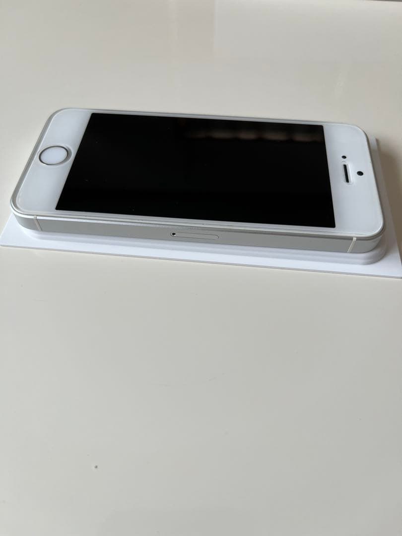 iPhone SE 第1世代 32GB SIMフリー【バッテリー容量94％】