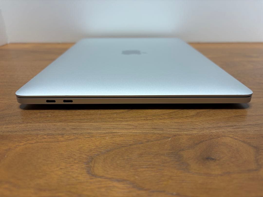 ほぼ未使用❗️MacBook Pro 2022 M2チップ 16GB&512GB