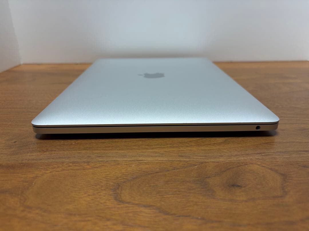 ほぼ未使用❗️MacBook Pro 2022 M2チップ 16GB&512GB