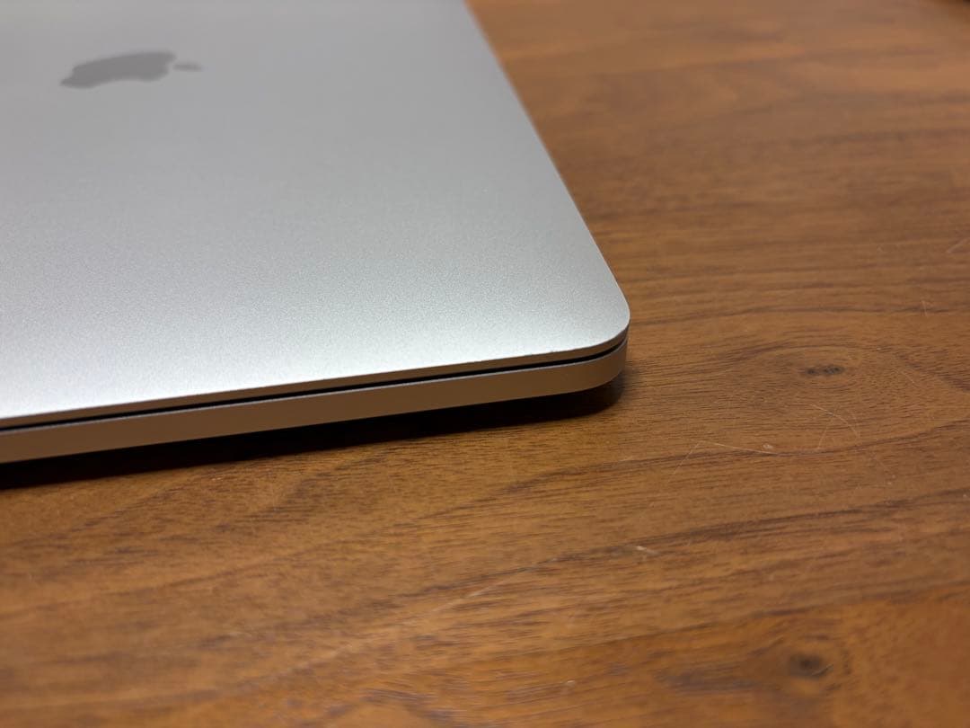 ほぼ未使用❗️MacBook Pro 2022 M2チップ 16GB&512GB