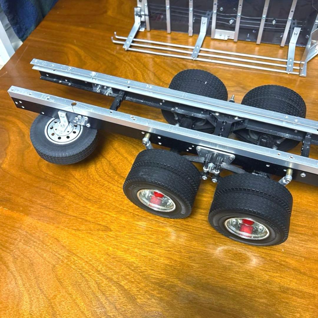 タミヤ 1/14 デゴトラMAN アクトロストラック箱車