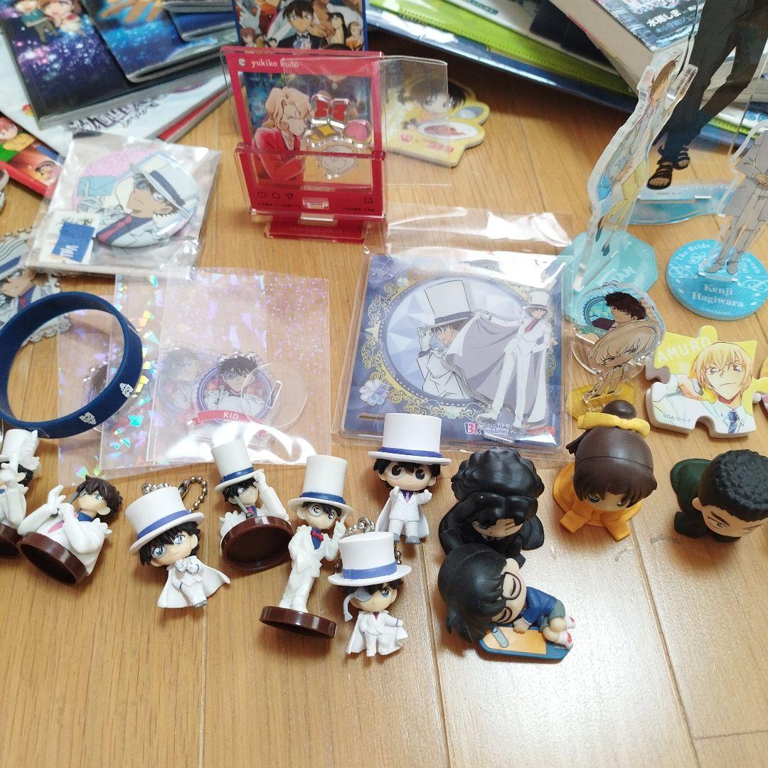 【超大量】名探偵コナン 怪盗キッド　グッズ 　まとめ売り　缶バッジ　アクスタ
