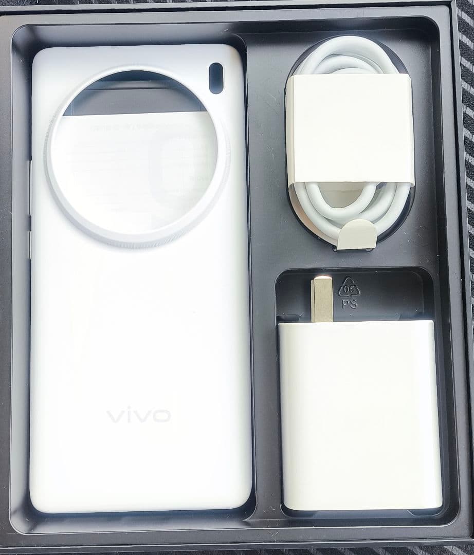 vivo X100 Ultra ホワイト