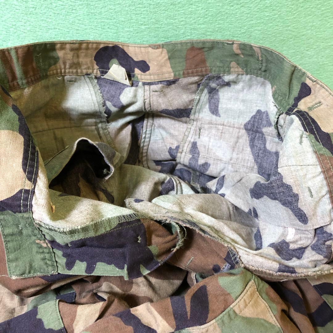 た33 ● 米軍 実物 80年代ウッドランドカモ カーゴパンツ前ポタン４個
