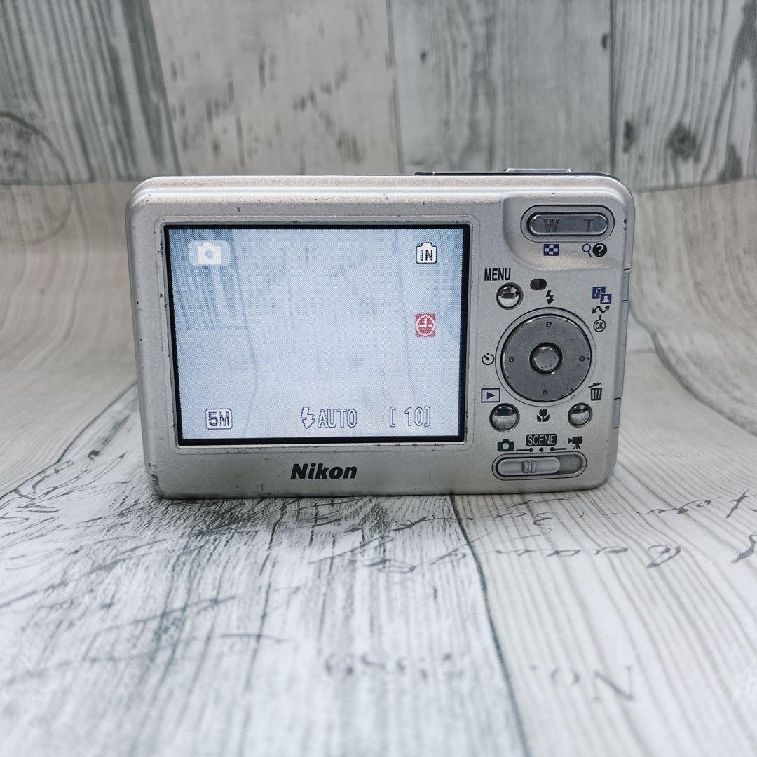 Nikon Coolpix S1 シルバー