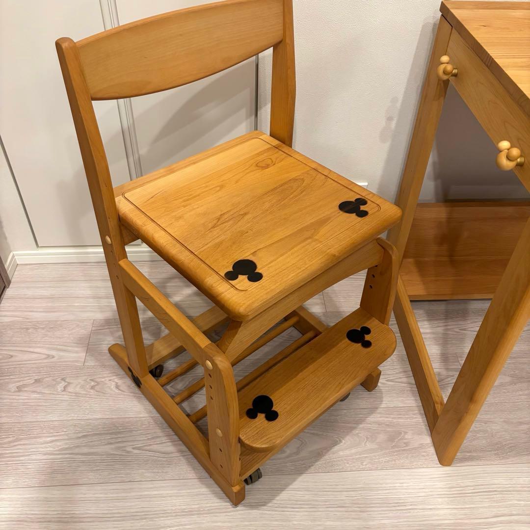 【売切れ品】ベルメゾン 天然木学習机&チェアセット ミッキーモチーフ 勉強机