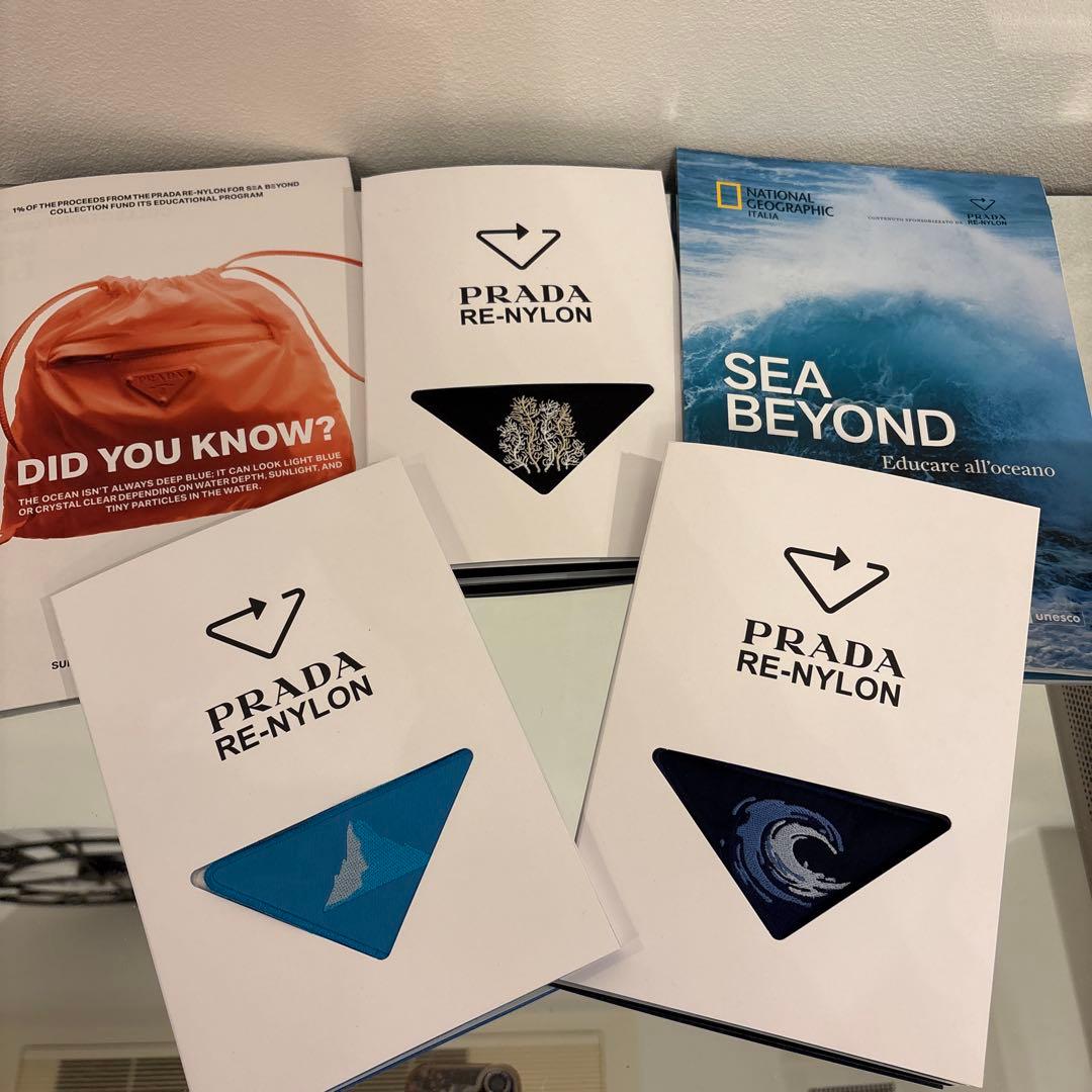 PRADA RE-NYLON ノベルティグッズ　プラダワッペン　袋&冊子付き